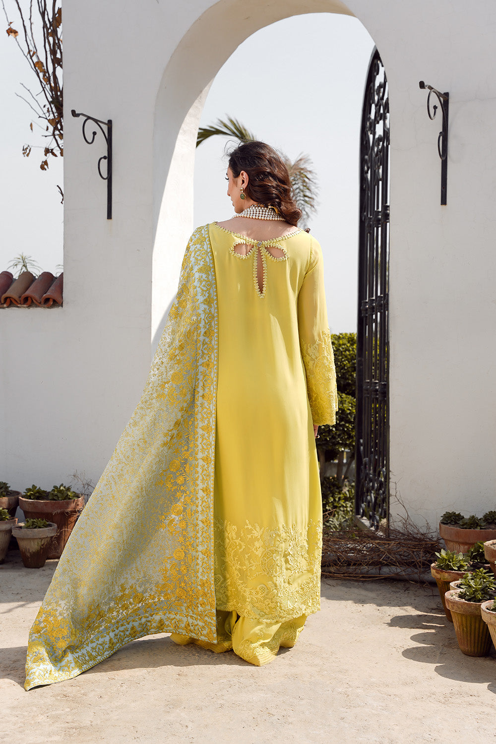 Nilofer Shahid | Verve Summer 24 | Evara (3pc)  Verve SS 24 - Maria Faisal
