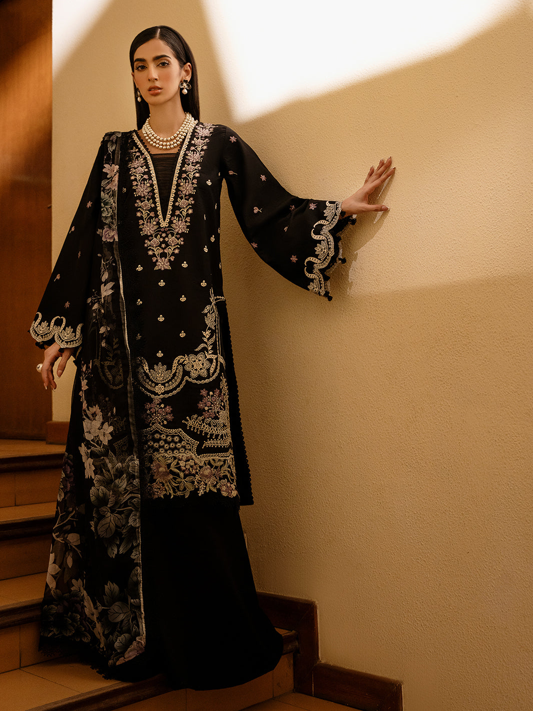 Izel | Dastak Luxury Lawn | QALAH - Ladies Clothes 