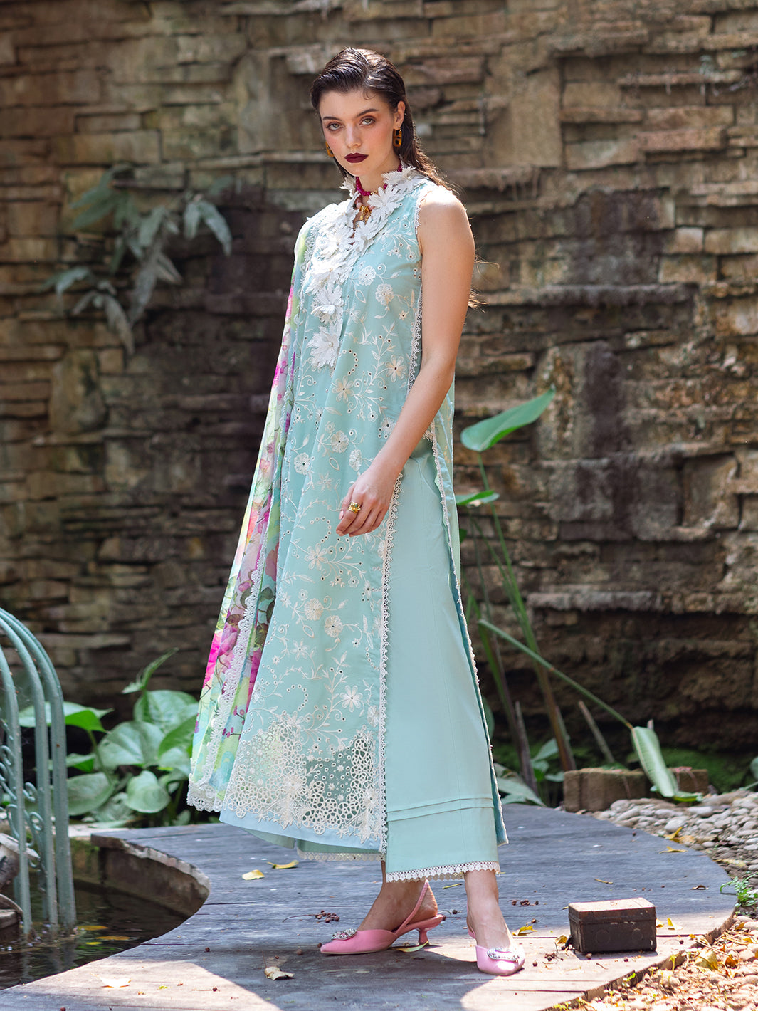 Roheenaz | Dahlia Embroidered Lawn 24 | Zinnia - Ladies Clothes 