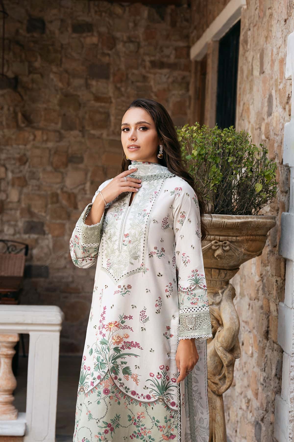 Afrozeh | Damask The Holiday Edit 25 | Rosheen A by Maria Faisal - Registered Vendor of : Afrozeh - type : Ladies Clothes - 100% original wedding dresses