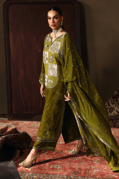 CVT5-02 – authentic Pakistani dress from the Signora Velvet 25 collection for women in the UK