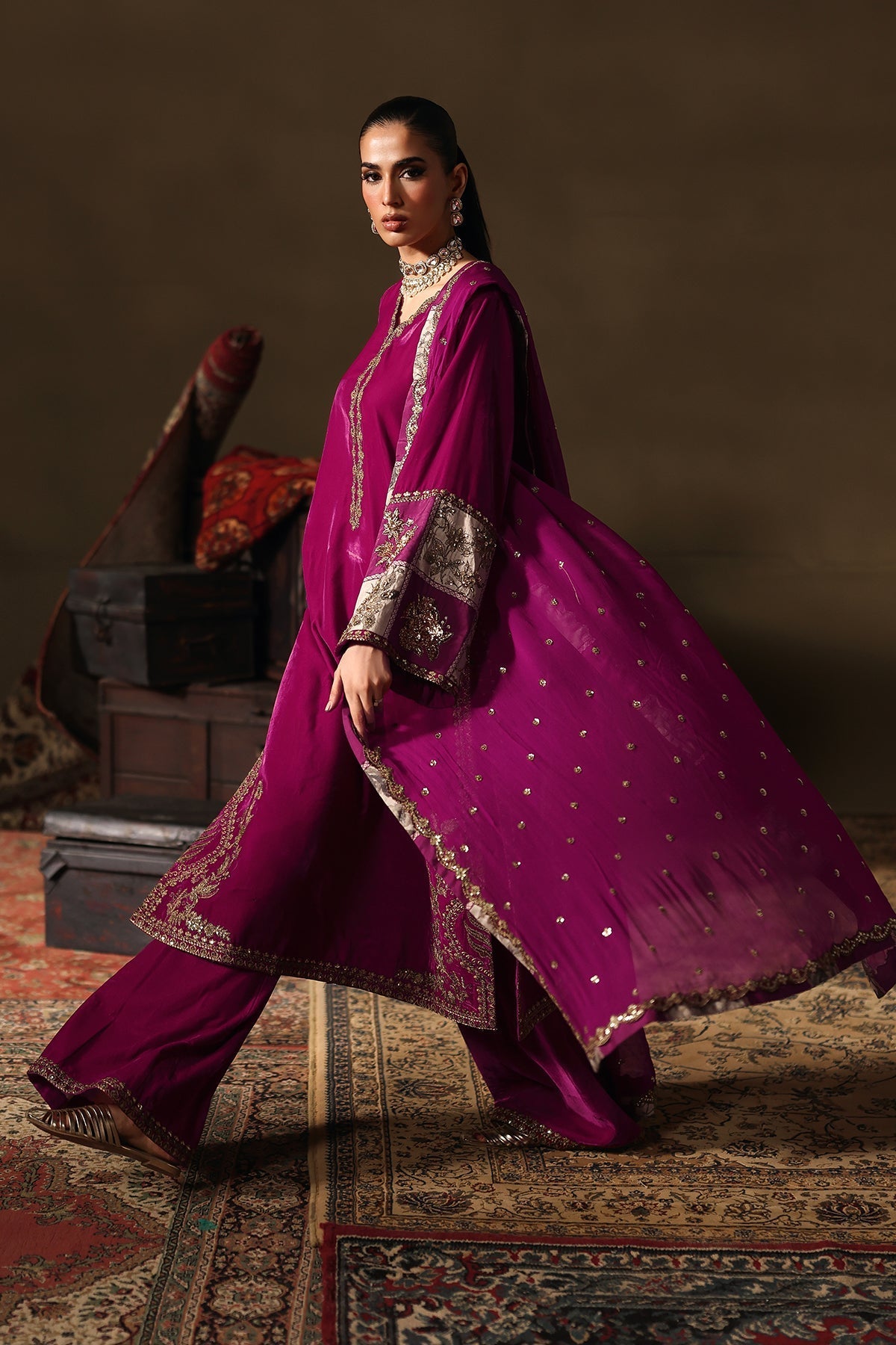 CVT5-08 – authentic Pakistani dress from the Signora Velvet 25 collection for women in the UK