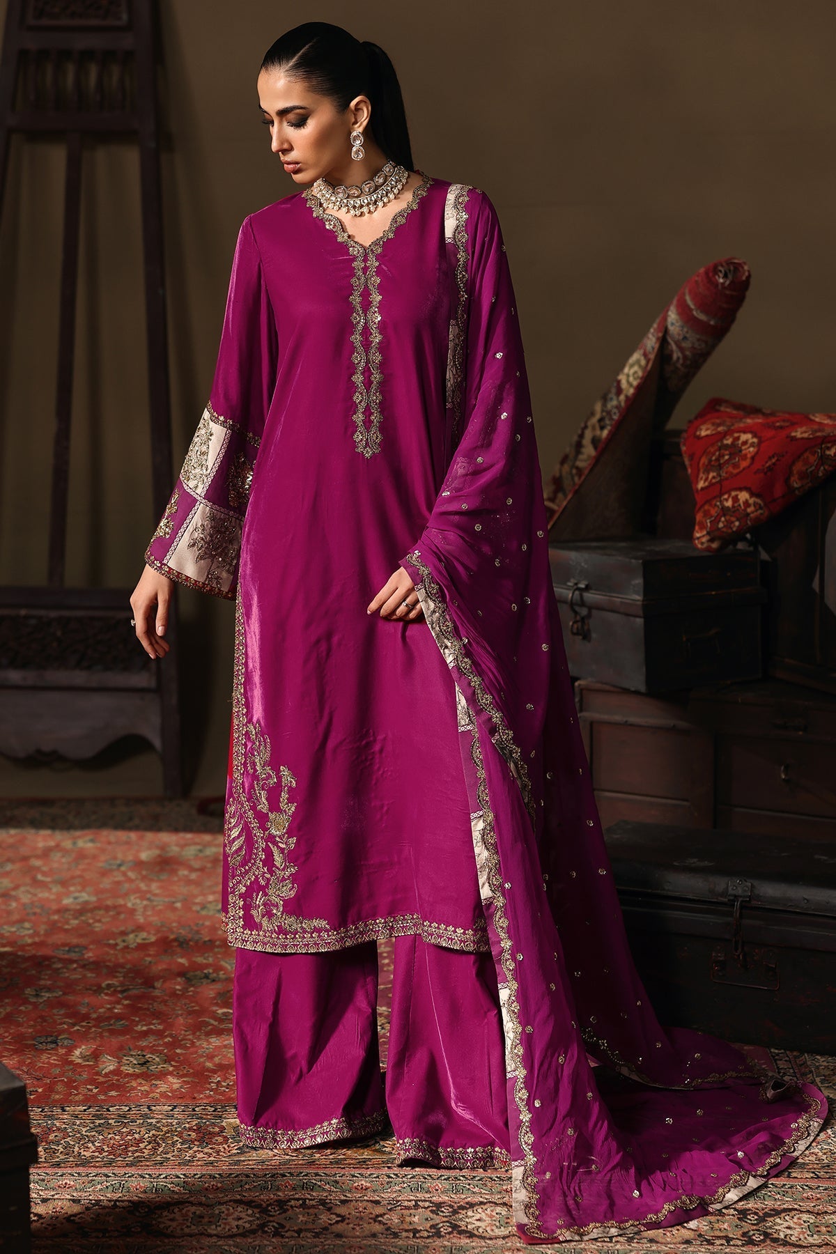 CVT5-08 – authentic Pakistani dress from the Signora Velvet 25 collection for women in the UK