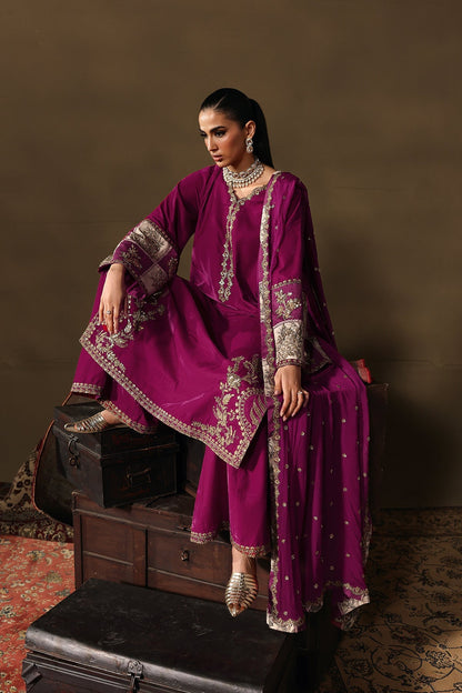 CVT5-08 – authentic Pakistani dress from the Signora Velvet 25 collection for women in the UK