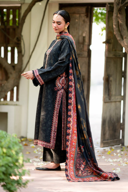 Xenia Formals | Autumn Refresh | ESAAD - is Black dress from Xenia Formals - Ladies Clothes - Maria Faisal