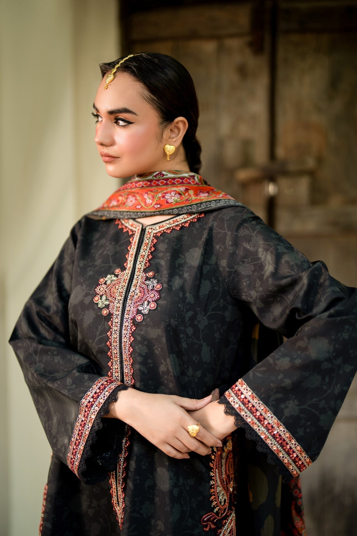 Xenia Formals | Autumn Refresh | ESAAD - is Black dress from Xenia Formals - Ladies Clothes - Maria Faisal