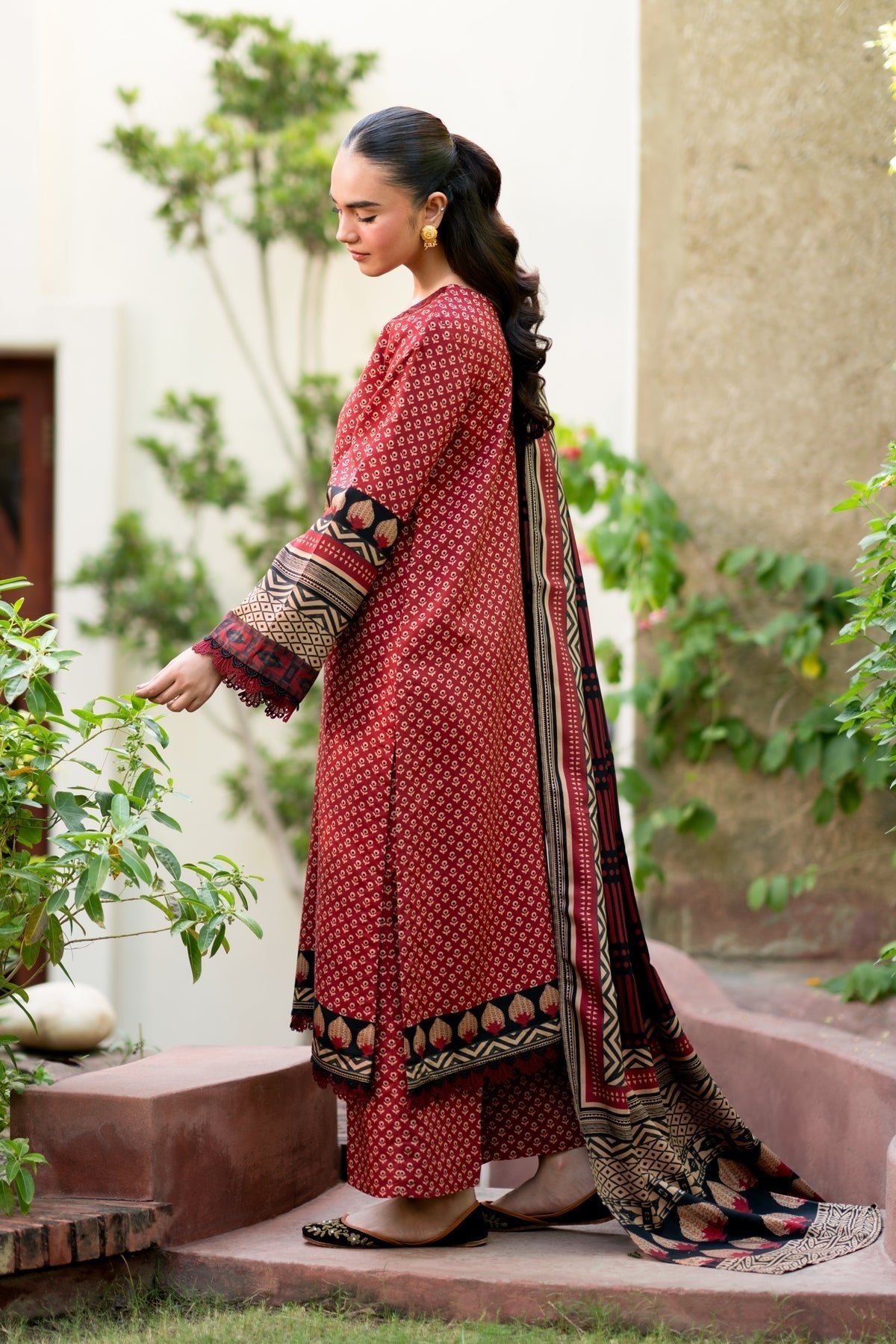 Xenia Formals | Autumn Refresh |IFLAAH - is Deep Red dress from Xenia Formals - Ladies Clothes - Maria Faisal
