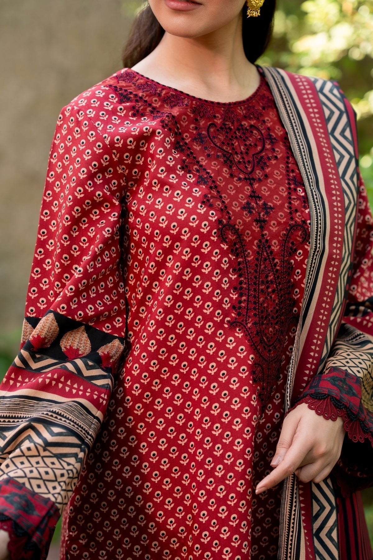 Xenia Formals | Autumn Refresh |IFLAAH - is Deep Red dress from Xenia Formals - Ladies Clothes - Maria Faisal