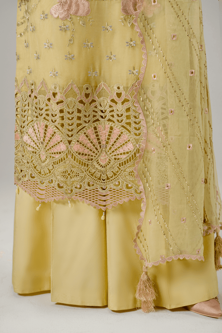 Zebtan | Aura Formals | AR-02 by Maria Faisal - Registered Vendor of : Zebtan - type : Ladies Clothes - 100% original wedding dresses