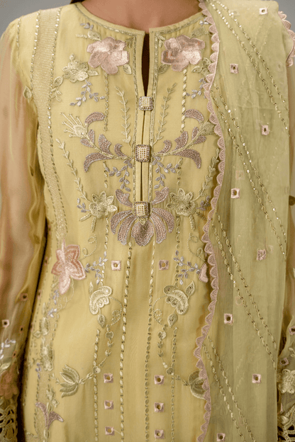 Zebtan | Aura Formals | AR-02 by Maria Faisal - Registered Vendor of : Zebtan - type : Ladies Clothes - 100% original wedding dresses